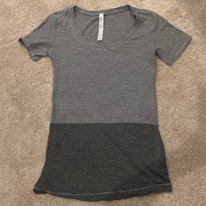 Lululemon tee shirt